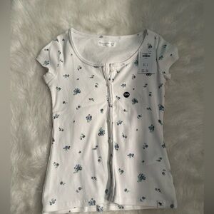 Girls A&F
button-through rib tee 13/14